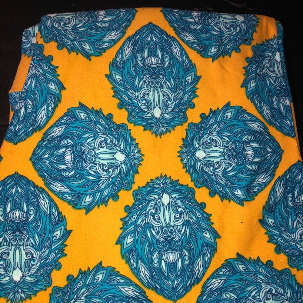 TC Lularoe lion head leggings